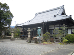 天安二年から続く由緒あるお寺　浄土真宗本願寺派（お西）普門山　専精寺